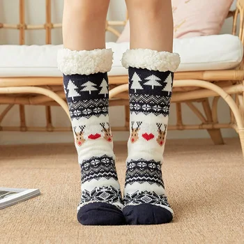 1 Чифт топли женски чорапи в ивицата 3D Чорапи Есенно-зимния стил Коледни Зимни чорапи за жени Женски щастливи чорапи Аксесоари