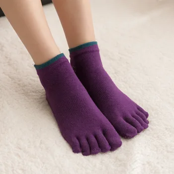 2021 Нови дамски пет Пръста нескользящие дамски чорапи за йога Сокс Спортни чорапи Дишащи Сини, розови и Червени памучни дамски чорапи с разцепени пръсти