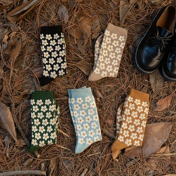 Зима Есен Топлите възли дамски дълги чорапи с цветя модел от памук Harajuku Модерни Висококачествени хризантеми Меки ретро дамски чорапи