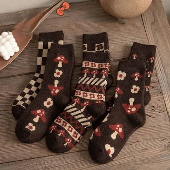 Зимни дамски дебели топли обикновена вълнени чорапи Harajuku стил Ретро, устойчиви на студ, модерни ежедневни кашмир чорапи