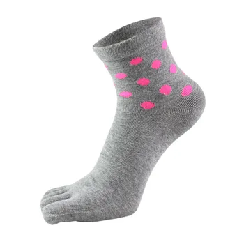 Памучни Дамски чорапи с пет пръста в грах Ярки Цветове Сладки Улични модни младите ластични чорапи Harajuku С Чорапи Добро Качество